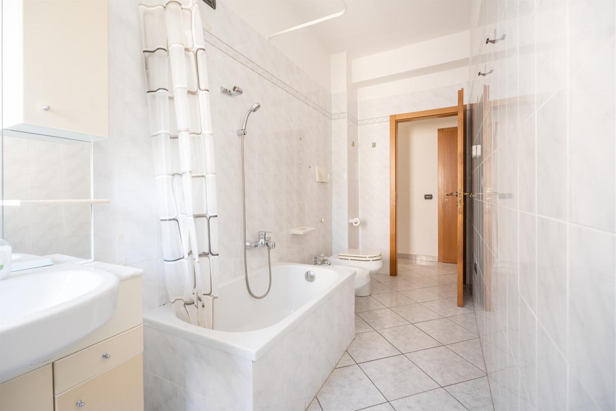 Be & Being - Milena Appartement Riva del Garda Buitenkant foto